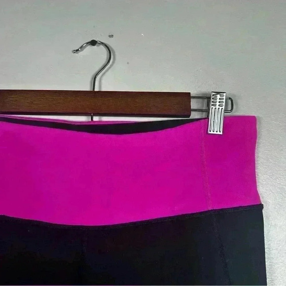 Lululemon Black Capris with Hot Pink Waistband Yoga Pants Split Hem - Picture 5 of 6